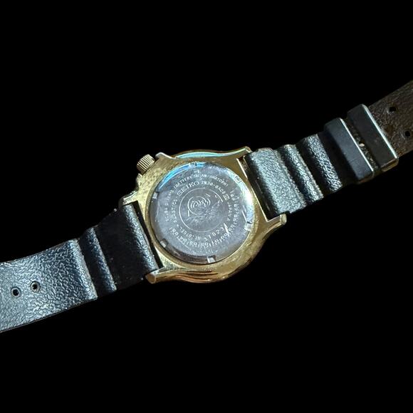 SEIKO Quartz Diver 200m Yellow Dial Gold Tone Case Black Rubber Strap Watch main image 5